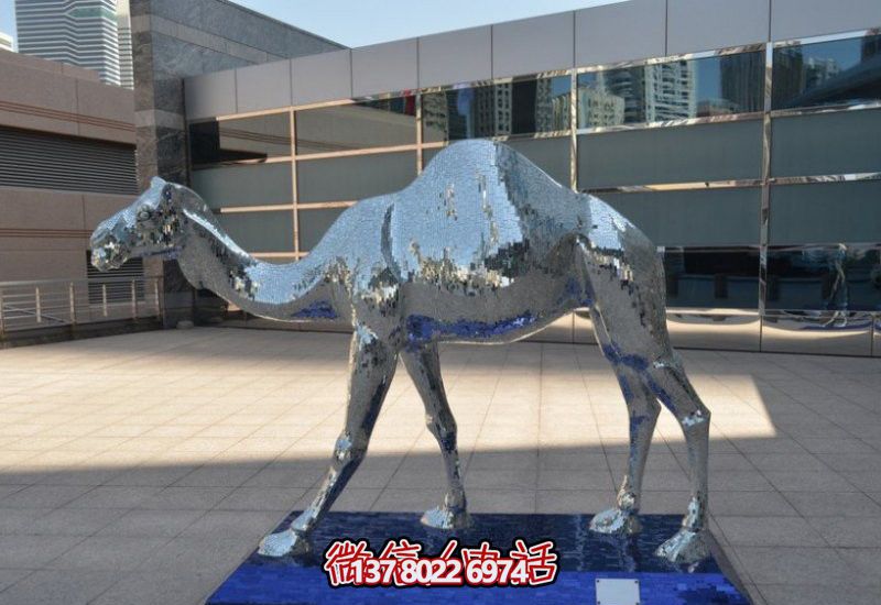 不銹鋼駱駝雕塑，為廣場(chǎng)添彩
