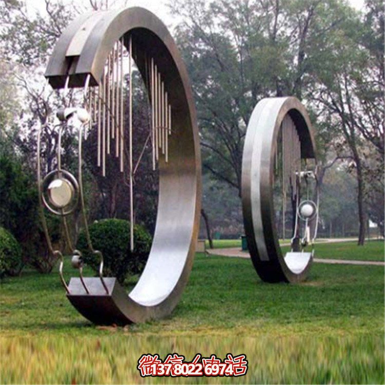 不銹鋼圓環(huán)創(chuàng)意雕塑，點(diǎn)亮園林景觀裝飾