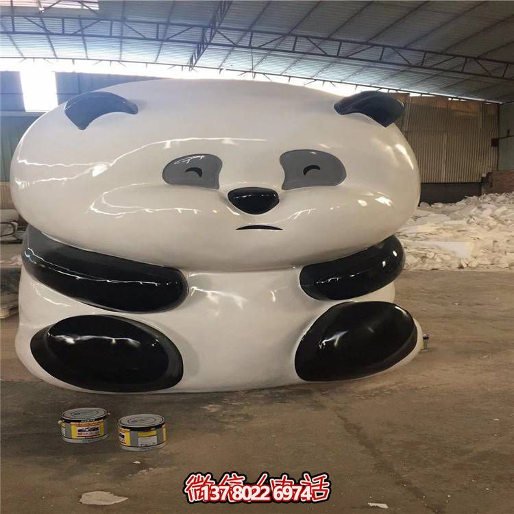 玻璃鋼雕塑熊貓公仔，環(huán)?？ㄍ〝[放裝飾商場