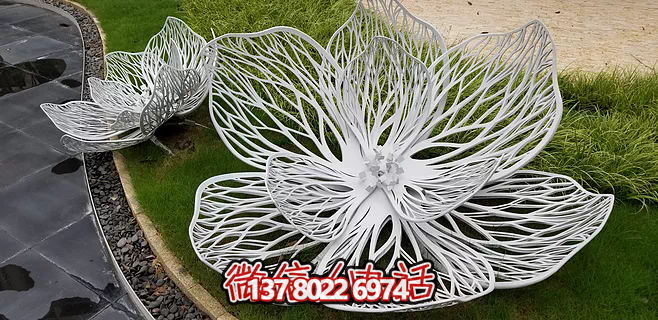 不銹鋼蓮花雕塑，鐵藝裝點(diǎn)戶(hù)外廣場(chǎng)