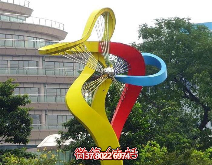 美輪美奐的不銹鋼彩虹舞景觀雕塑，點(diǎn)綴小區(qū)環(huán)境