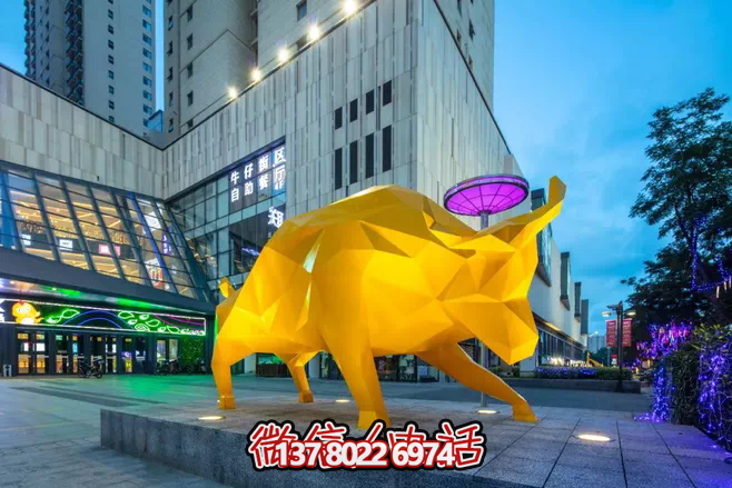 玻璃鋼彩繪雕塑讓你的廣場現象級創(chuàng)意牛！