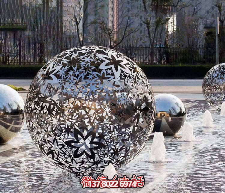 不銹鋼噴泉球雕塑，創(chuàng)意點(diǎn)亮廣場(chǎng)