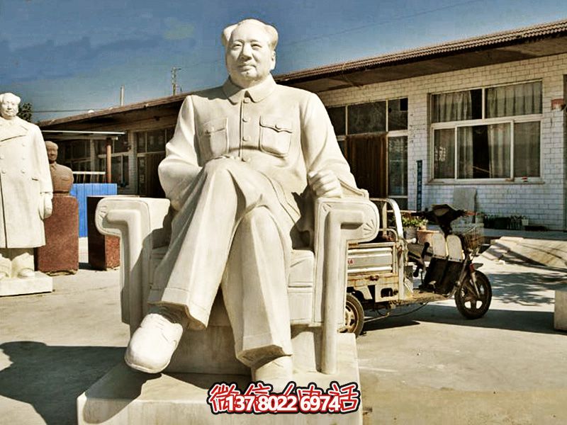 漢白玉毛澤東雕塑，見證歷史瞬間