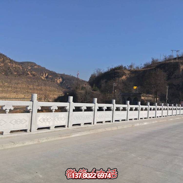 精美的大理石雕塑欄桿，締造完美景觀